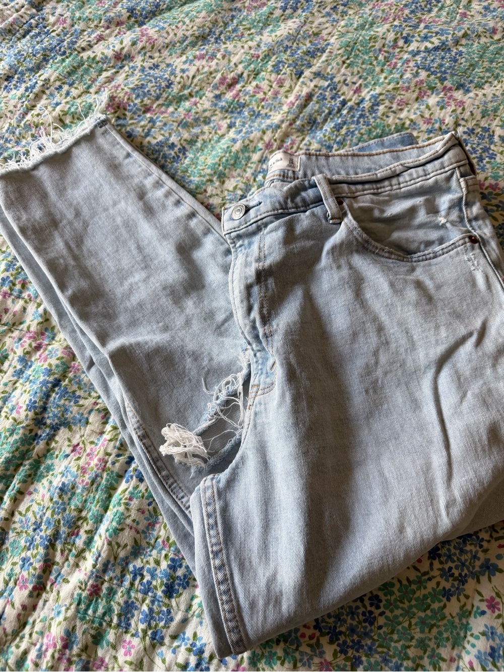 Abercrombie & Fitch Light Wash Straight Leg Jeans - The Skinny High Rise